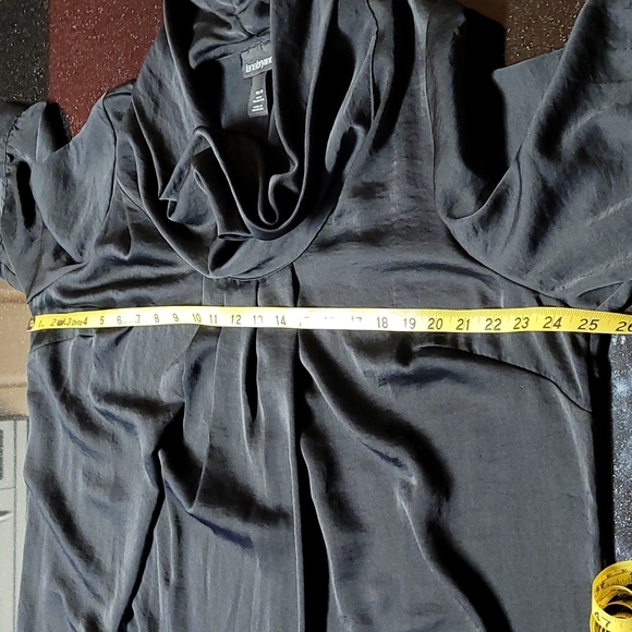 NWOT Flowy Tunic - Picture 9 of 9